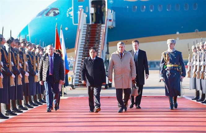 政府总理范明政走访俄罗斯扎鲁别日石油公司