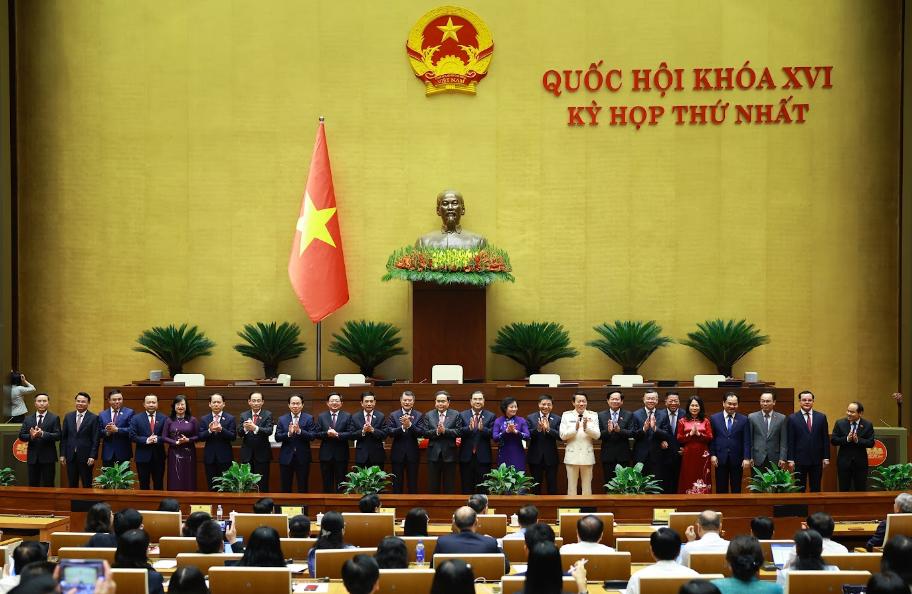 越南第十六届国会第一次会议：讨论实现两位数增长目标的解决方案