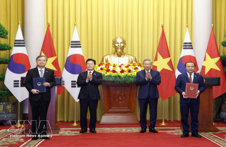 越南与韩国合作文件交换仪式在河内举行
